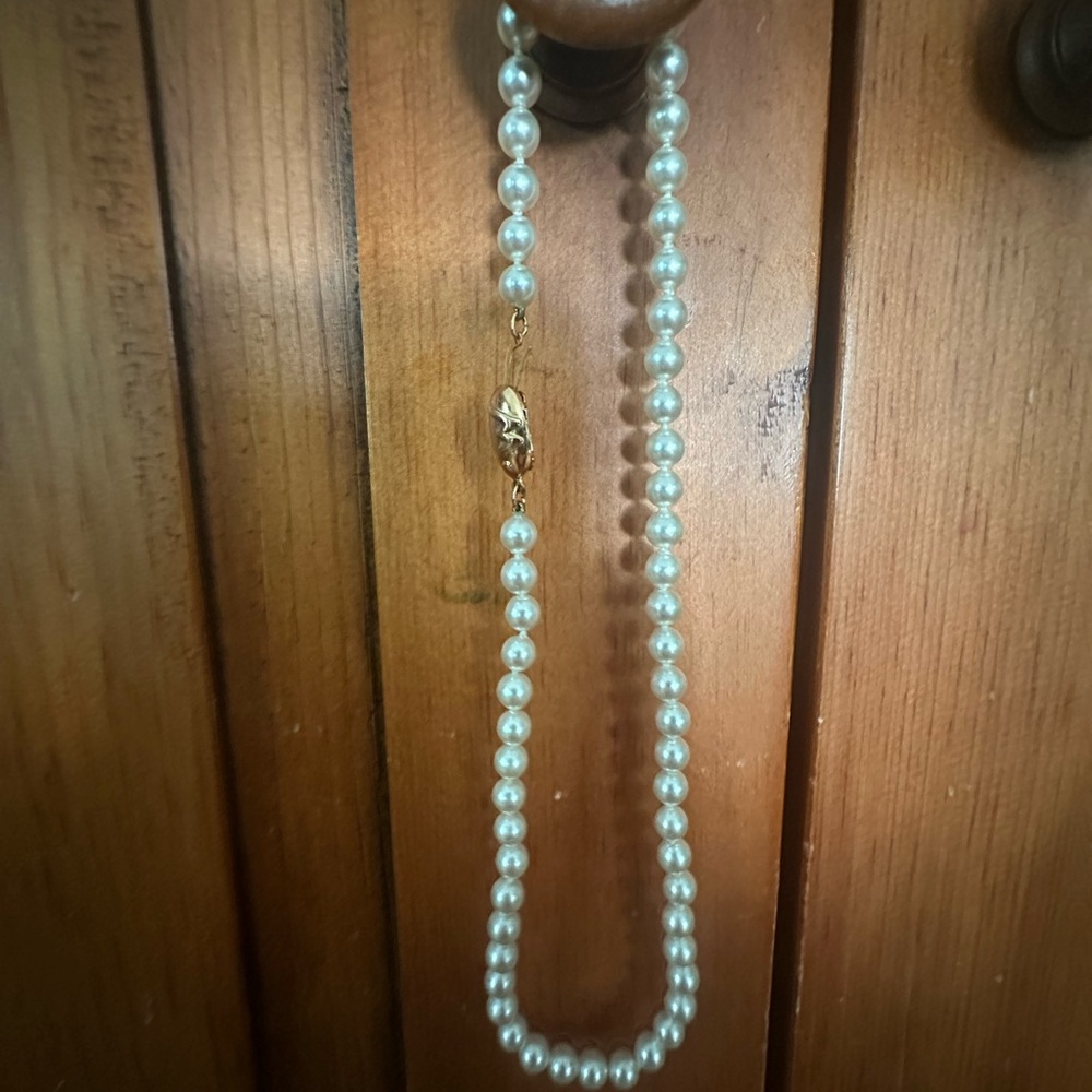 💎 Vintage-Inspired 15” Pearl Necklace | Classic Elegance